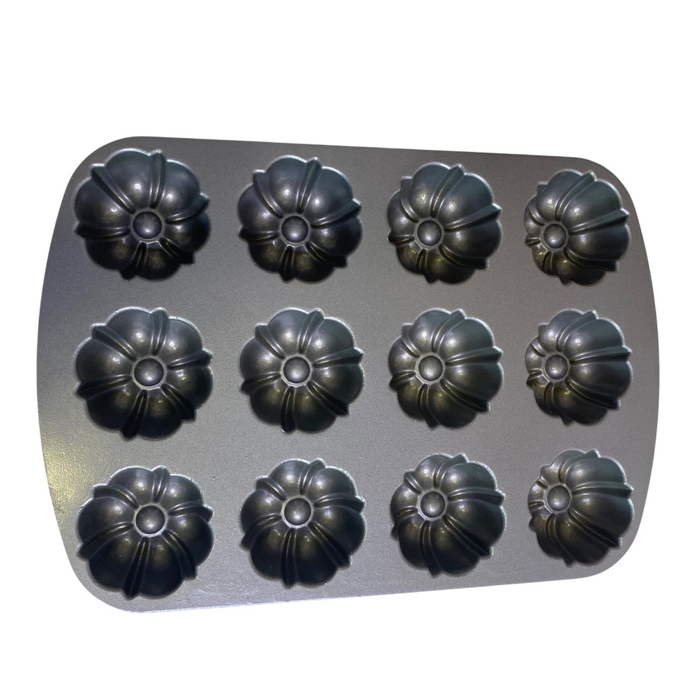 Nordic Ware Bundt Brownie Pan 12 Cavity Cast Aluminum Nonstick Gray USA Made